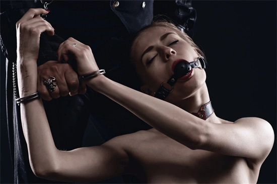 【西檬之家】字母圈的DOM是什么意思？BDSM亚文化新人权威指南